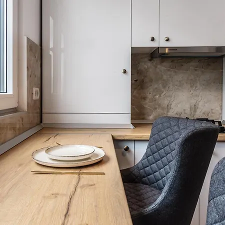 Address 112 B4 Apartament *